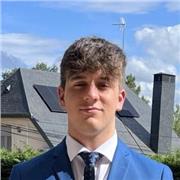 Estudiante de Economía Financiera y Actuarial y Administración y Dirección de Empresas, doy clases tanto online como presencial (según disponibilidad.